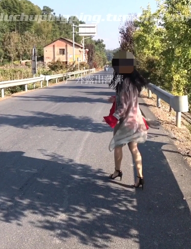 荒野求生主播萍萍pinkpigbb室外直播合集:情绪崩溃?