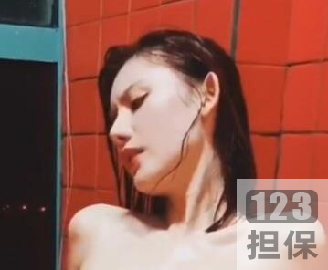 极品超人气名模阿朱：海鲜馒头mei+xue女神，百倍电流1.3G网速，美轮美奂，爱不释手！