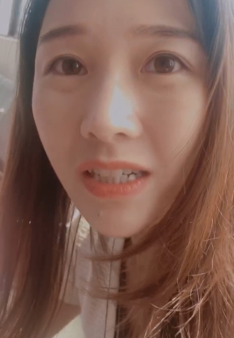 网红lyainevan的3.3G高颜值作品合集：美貌与智慧的完美结合