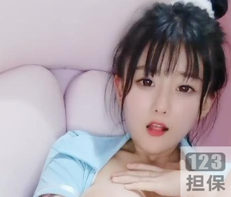 软软小湿妹：清纯软妹子的精彩玩法，15V、5.9G等种种游戏，烹饪社鲜面收获！