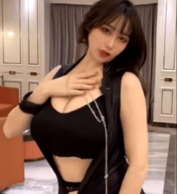 斗鱼极品颜值主播炮架小九：大荒小仙女自拍独家资源，让你惊艳！