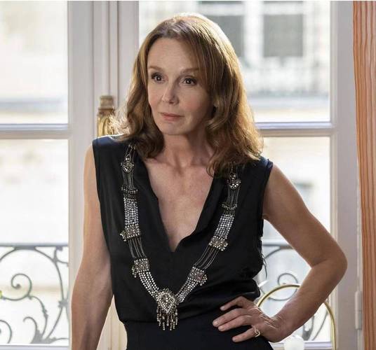 西语剧《黑暗的欲望》2022年1080P视频原画，15集内嵌中字，阿里云盘，倍速播放