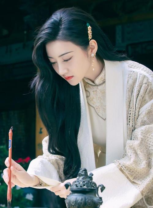 《景甜领衔主演，翻身司藤，勇敢追求梦想》