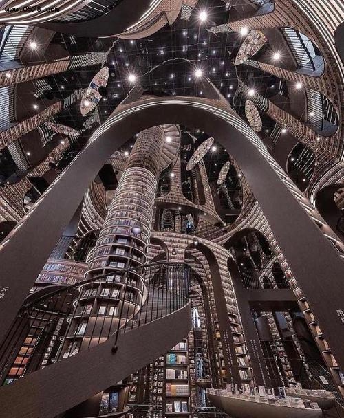 《犯罪改变命运：黄金屋Windfall(2022)美国》