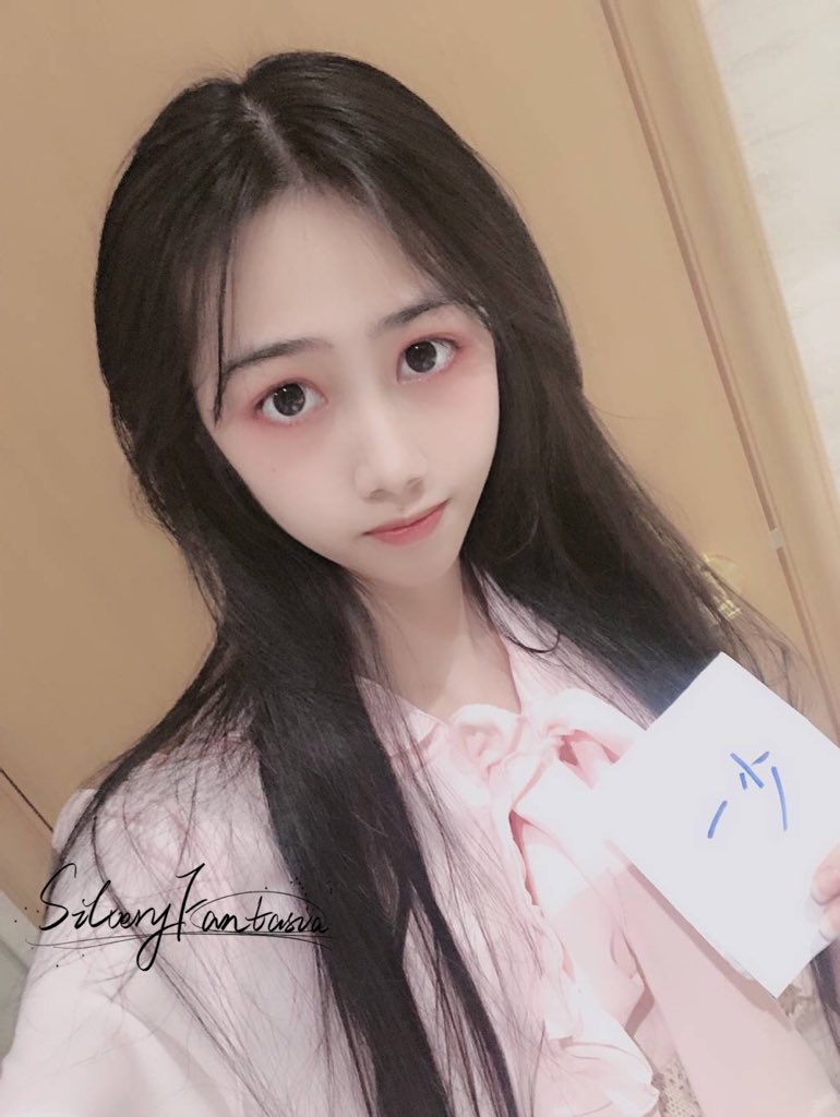 《瞬间的永恒：网红推特大博主可盐可甜的萌是江可爱呀》