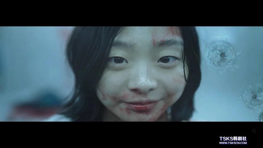 科幻悬疑动作片《魔女》：少女英雄的激烈斗争