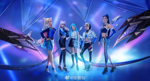 《时尚界的新宠：「时装走秀」时尚》