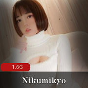 OnylFans上的清纯小短腿社保姬きょう肉肉（Nikumikyo）：肉肉衣装、蜜桃臀、诱人表演，1.6G视频，让你心更加美好