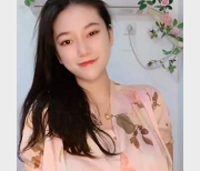 快手巨熊主播琳宝土豪定制：超级大车灯+9V+109M，热情拉扯你！