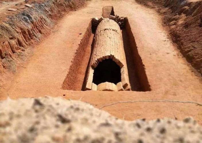 观看经典动漫《古墓惊魂》，体验视听乐趣！