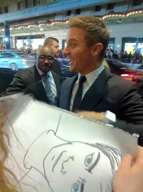 推荐《鹰眼》：漫威宇宙的惊险刺激，4K超清画质，科幻元素丰富，悬疑分析精致！