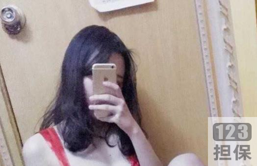 软软的露西精美合集：网红小仙女的颜值珠圆玉润，玉兔露脸浮力绅士，给你带来惊喜的下载体验！