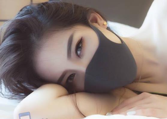 xiaogumaS火爆网红某推女神付费解锁S级翘臀大长腿，让粉丝们欲罢不能！