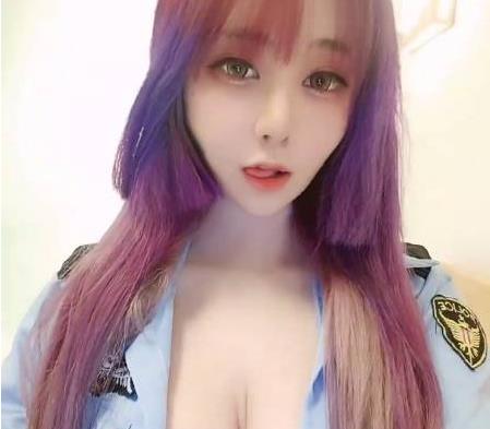 网红MIKO的完美结合：清纯可爱的容颜、活泼可爱的性格和搞笑技巧