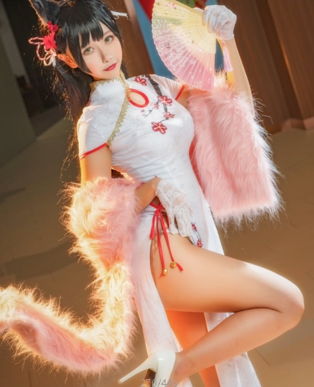 Momoko葵葵精美COS表演集：网红coser的精彩表演，性感可爱的前车大灯，D规模18R，43套布料7.4G