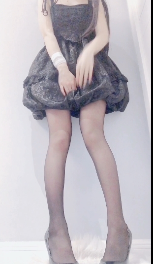 cuteli福利姬性感身材，一次性欣赏43V精彩视频，10.17G百度云百度盘34V10G惊喜yinluanseqingcuteli福利姬性感身材43V视频大合集：一次性欣赏性感美貌，10.17G百度云百度盘，惊喜yinluanseqing34V10G。