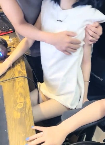 室外极品国产女神泽美露脸激战，真实手机视频惊艳网友