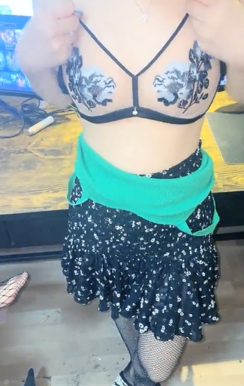 室外极品国产女神泽美露脸激战，真实手机视频惊艳网友