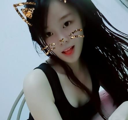 《高颜值女友泄密，不堪反差，资源下载一睹为快！》