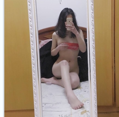 极品罗莉粉嫩浮力姬：经典诗句描述的美好期盼，4V-122M绝版完整合集！混血感小光“阴”馒头鲍，退圈重温美好回忆，精彩作品欲罢不能！