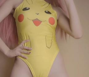 《L舞精选第一弹_顶跨_合集》：网红主播芙蓉的完美舞蹈表演