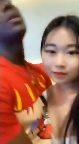 美眉找黑爹：探究黑爹的优势、未来发展趋势、受欢迎程度、有钱有魅力、耐心温柔、女性追求、社会地位、伴侣关系[1V156M百度盘]