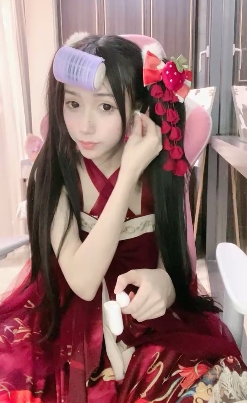 黎酱：女神身材纤细，柔美曲贤娆活力四射！现在可以在NV36.3G度盘上观看到一系列关于黎酱的视频资源！