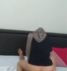 网红少妇“出轨隔壁老王”酒店给力表演:1V+6P+110MB双重压缩视频资源
