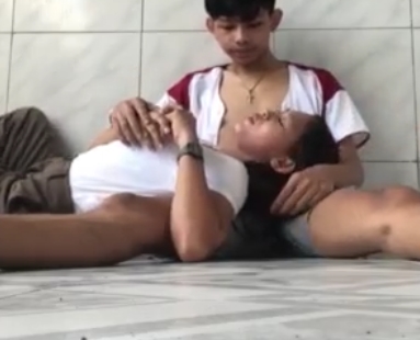 新婚夫妻自家门口给力C，31V+四人游+260MB，百度盘双重压缩