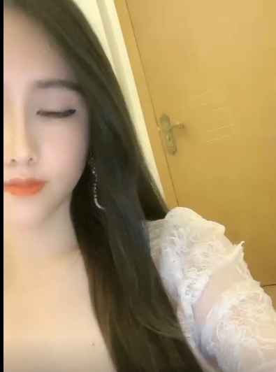 桔梗UIIU斗鱼资深老牌主播作品集：浮力女神的精选高颜值小仙女定制紫薇秀，给你1V到4.5G的高情绪体验