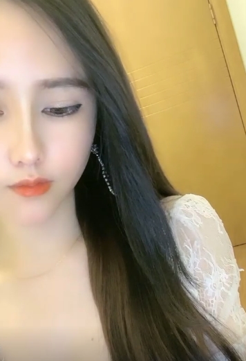 桔梗UIIU斗鱼资深老牌主播作品集：浮力女神的精选高颜值小仙女定制紫薇秀，给你1V到4.5G的高情绪体验