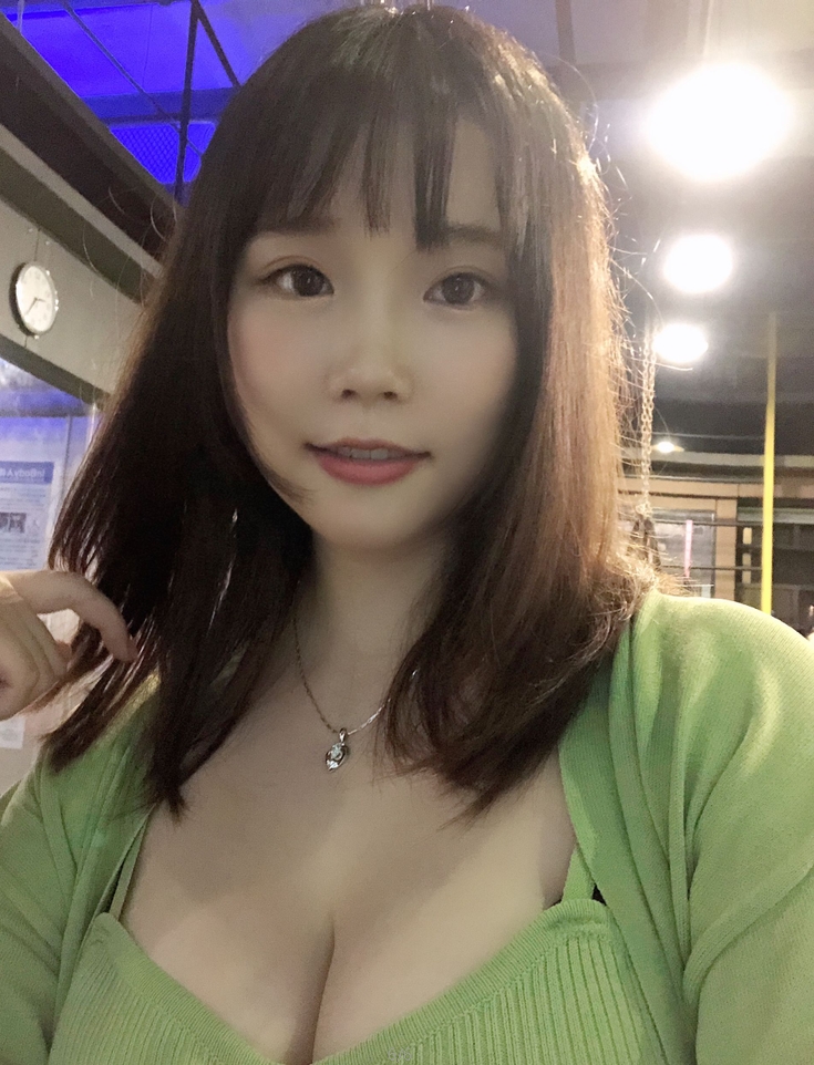 一只废喵爱发电17套合集：搞笑视频、游戏直播、美食分享、时尚搭配、家庭日常等，百度秒传，永久有效