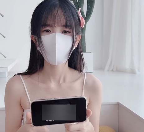 初瑞雪粉色系妹子天花板：堵嘴钢塞玫瑰，感受爱情的美好与挑战