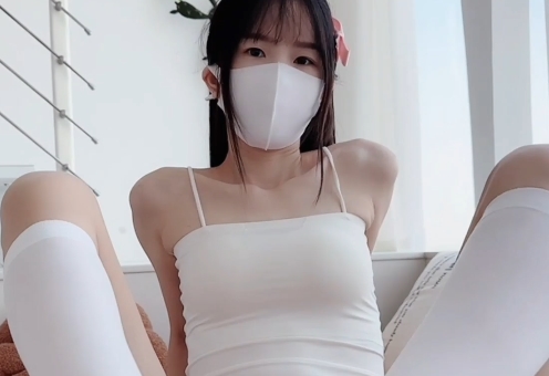 初瑞雪粉色系妹子天花板：堵嘴钢塞玫瑰，感受爱情的美好与挑战