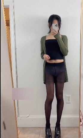 CDXUN83v13.5G视频资源：主角性感颜值反差比兴奋，一次性收货83v游戏乐趣！