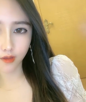 斗鱼人气顶流资深老牌主播高颜精选身材拥粉无数【浮力女神】爆R主播（桔梗UIIU）最新作品合集【1V-4.5G】