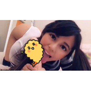 某推人气火爆阳光运动型稀缺亚裔精选网红罗莉浮力姬《KittyXkum》最新散播完整合集【25V-11.5g】