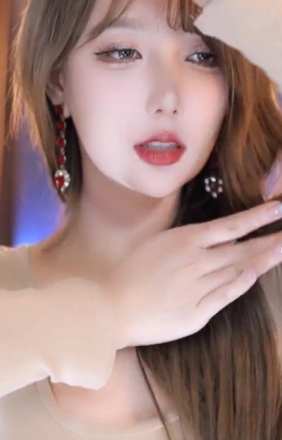 Minana的精彩舞蹈，极具特色的原版无水35V7.9G视频，百度云可下载