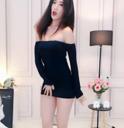 淼淼喵酱斗鱼热舞网红，抖音热舞、游戏、交易、私人订制一应俱全！