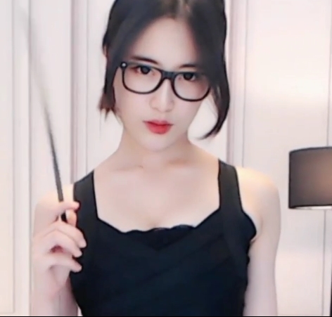 淼淼喵酱斗鱼热舞网红，抖音热舞、游戏、交易、私人订制一应俱全！