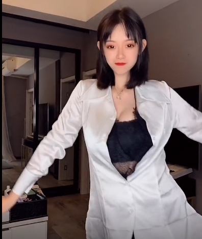 小李老师的热浪抖胸完整合集小李老师逆天高颜值灵魂工程师巨R主播最新抖胸热舞超级大规模前车灯美颜视频集锦