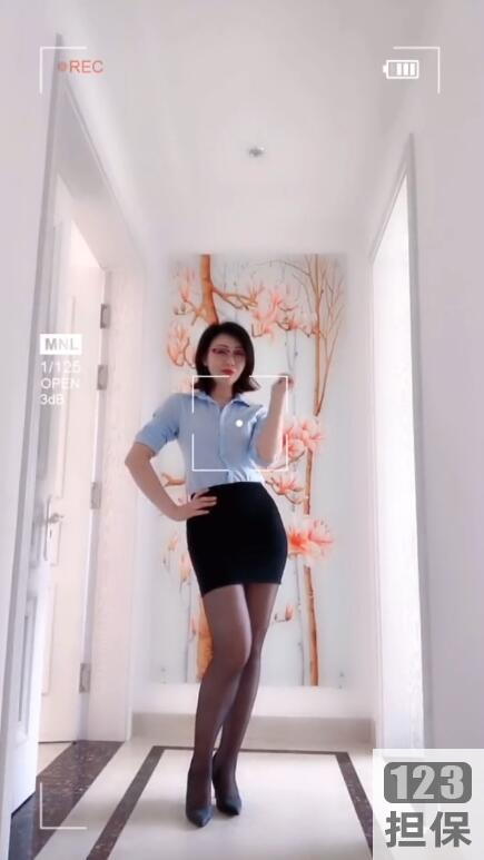 锦缎儿芝芝：网红女神的知性成熟之美