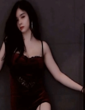 张琪格最新发布：火箭群热舞诱惑车灯，下载观看！