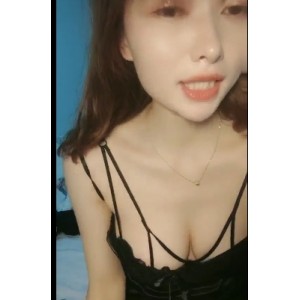 小苏苏妲己：女主播互动直播，与邻居一起创作视频，2.64G大小