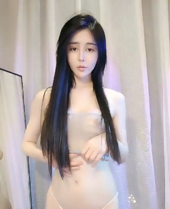 女神级别空乘馨馨的最新直播作品：仙女般颜值魔鬼一般身材！