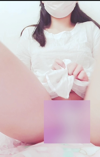 网红铃铛VIP定制版：粉嫩超火经典绝版浮力精华合集，高清特写蚌壳，27V-990MB！