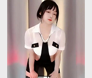 虎牙直播林小花：有尺度的L舞、扭腰舞、加特林机枪！