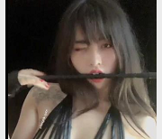 恐龙小宝贝推特网红纹身模特，考研大学生，凡尔赛怼脸上！37V，446M，颜值身材爆表，小伙伴们快来下载！