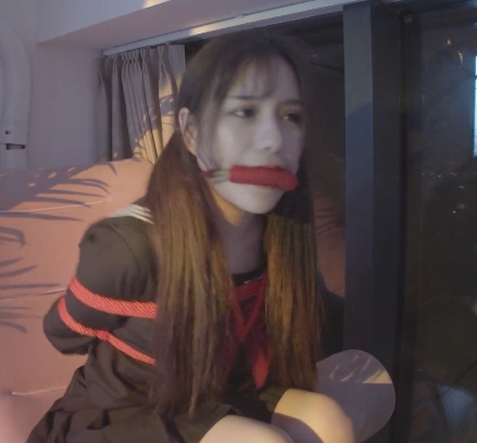 Pornhub推出超可爱JK女友视频，网红小桥如仙女般美丽动人