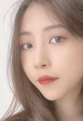 精彩开放反差婊推特合成甄选视频：网红于利精彩表演，爱心传递，激发想象力